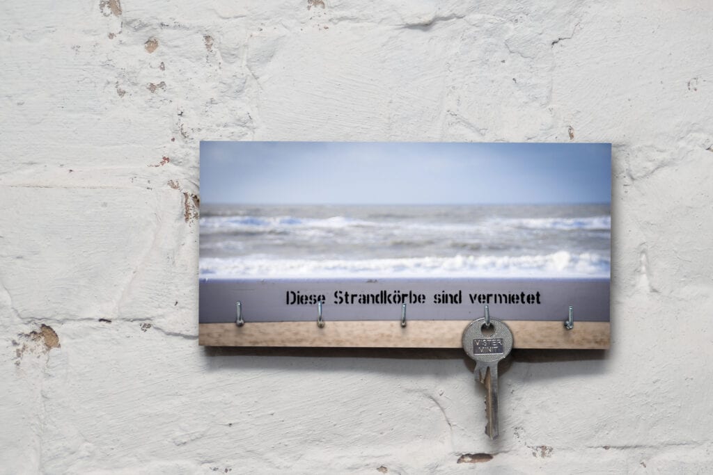 Schlüsselbrett auf Holz - Maritim - Diese Strandkörbe sind vermietet