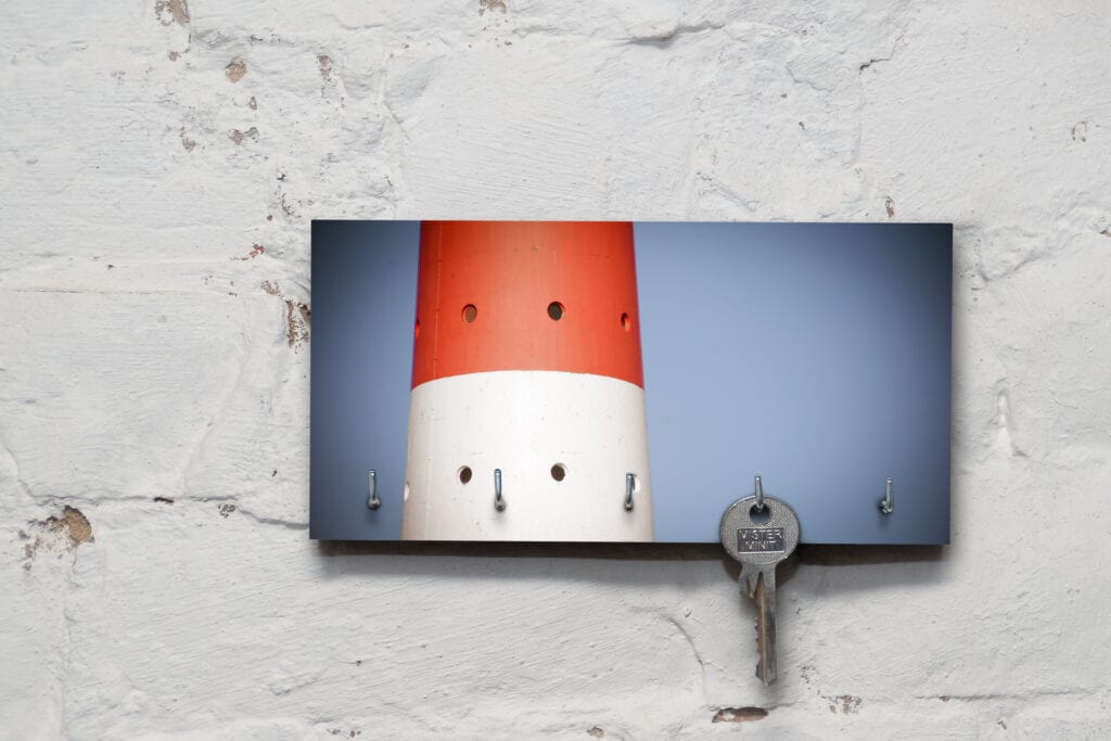 Schlüsselbrett auf Holz - Maritim - Rot Weiß