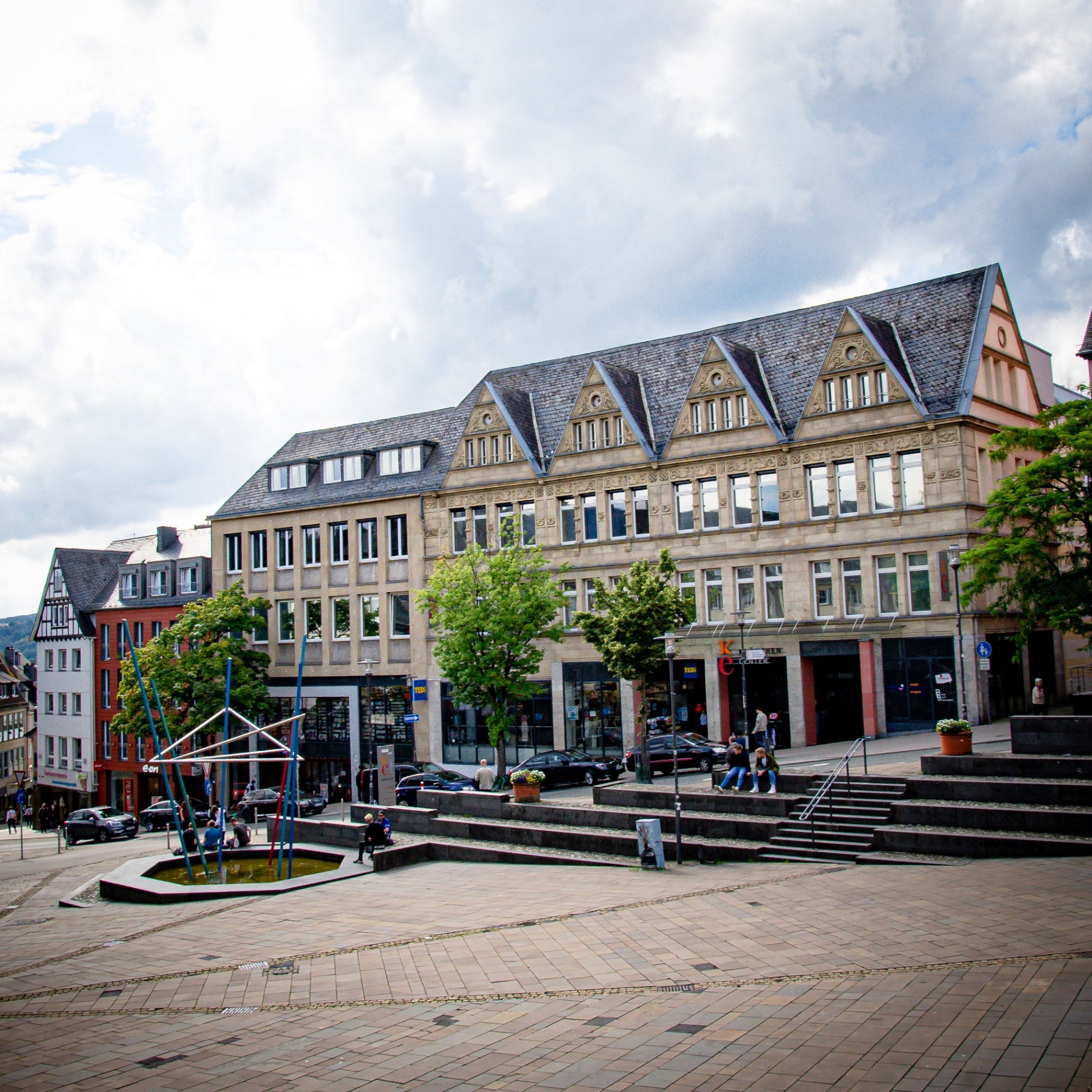 SIEGEN auf Holz - Marktplatz mit Kornmarkt-Fassade