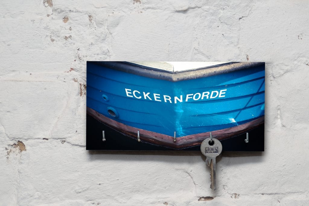 Schlüsselbrett auf Holz - Eckernförde - blau