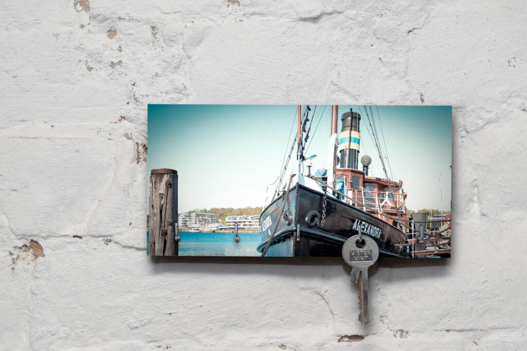 Schlüsselbrett auf Holz - Flensburg - Alexandra Schiff