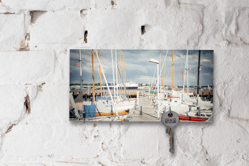 Schlüsselbrett auf Holz - Kiel - Anleger