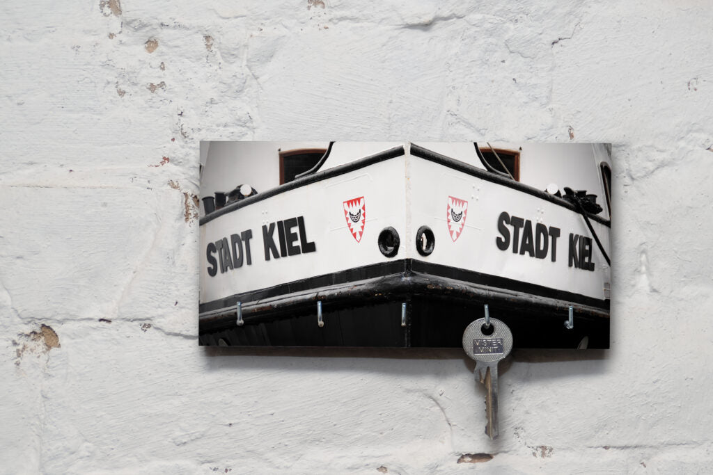 Schlüsselbrett auf Holz - Kiel - Bug Stadt Kiel