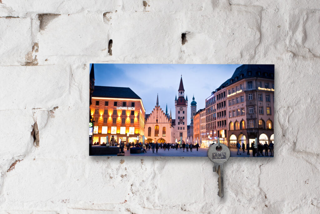 Schlüsselbrett auf Holz - München - Altes Rathaus am Marienplatz