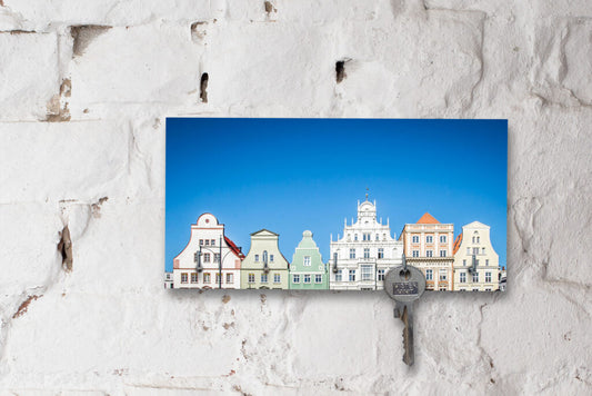 Schlüsselbrett auf Holz - Rostock - Giebel